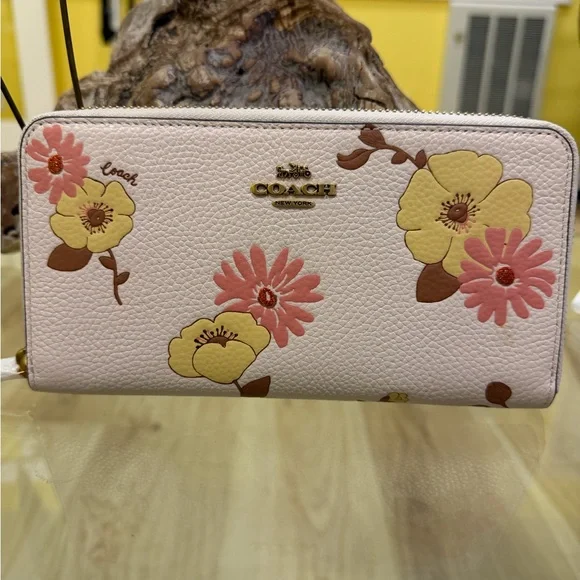 Coach Floral Wallet - Picture 1 of 5